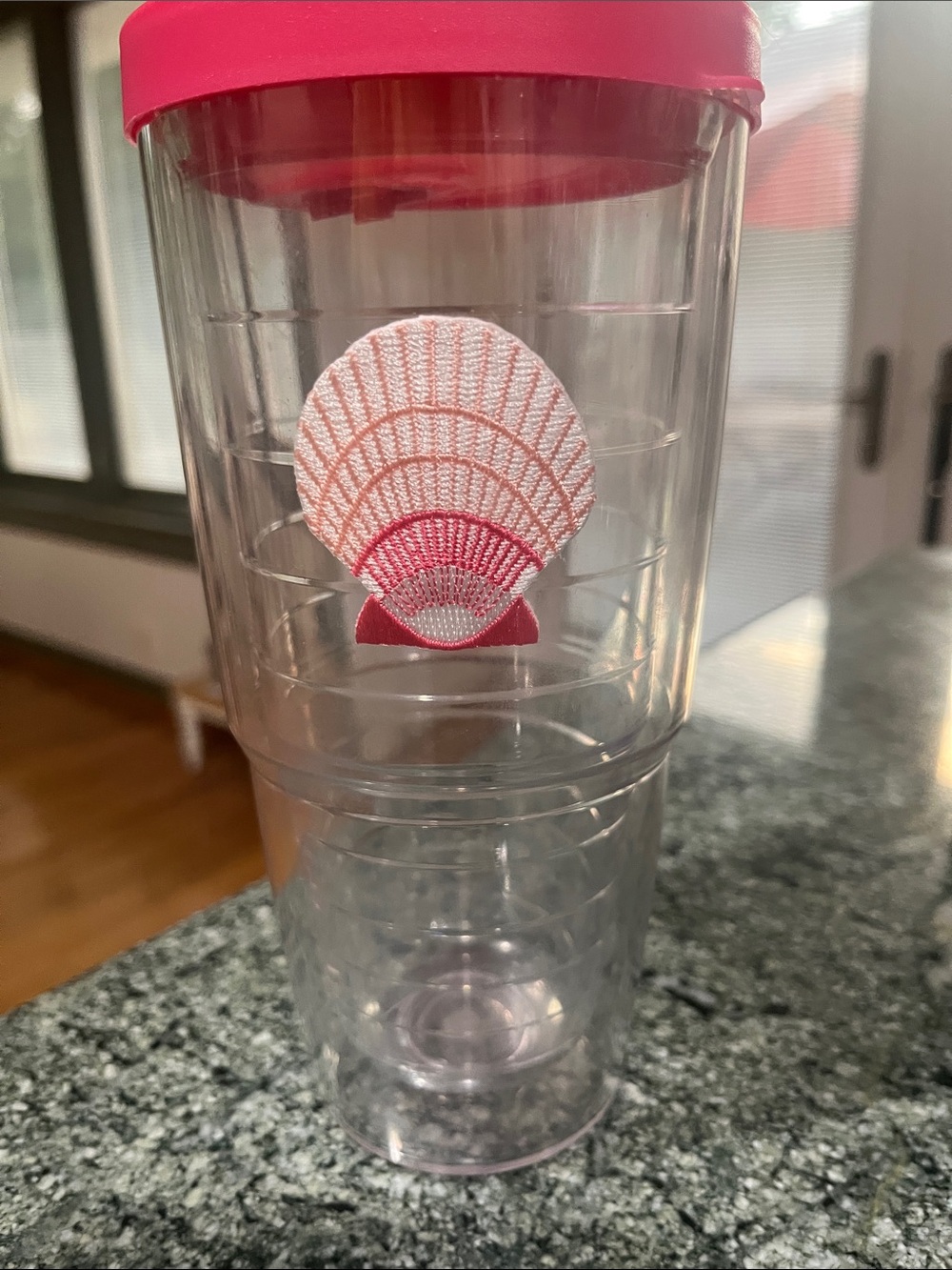 Tervis Clear Tumbler with Pink Lid and Shell Accent - Home Dining